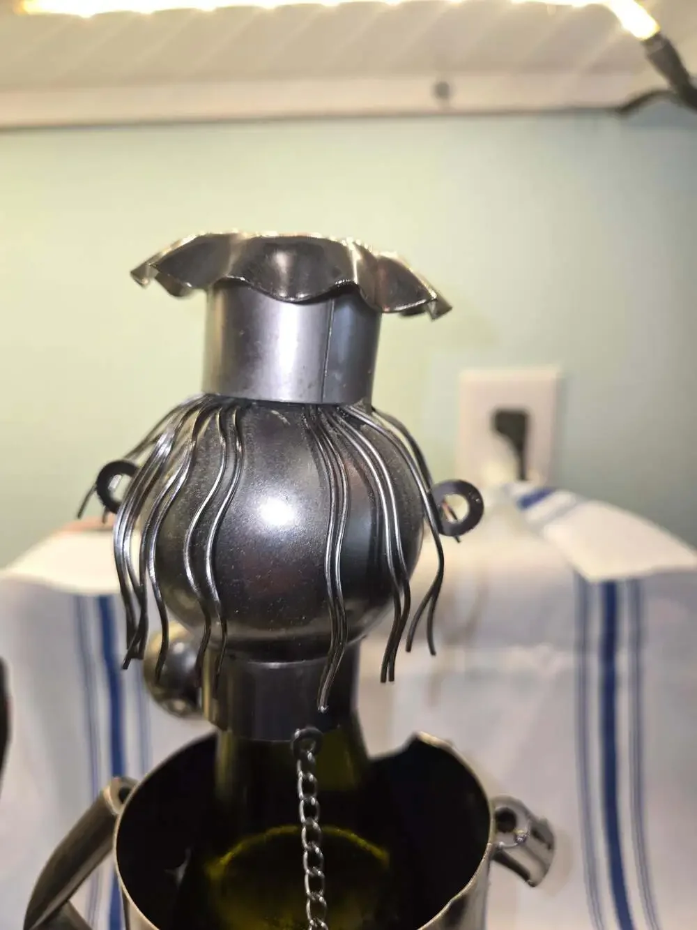 Metal Chef Decorative Wine Bottle Holder with Pan